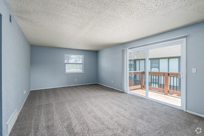 2BR, 1BA - 925SF - Living Room