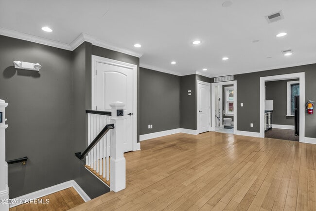 205 Bay Ave Unidad 2