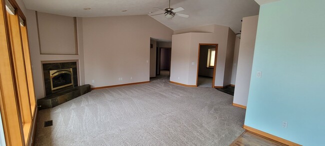 Photo - HUGE!  4 Bed Family Home in Mead Available...