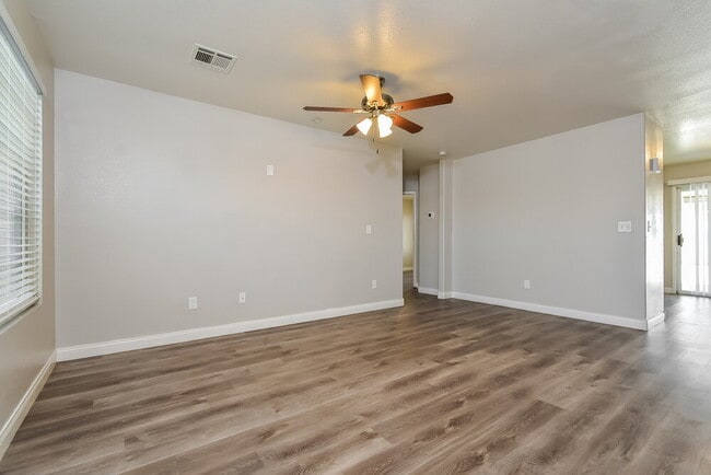 Photo - 5330 Krista Alethea St