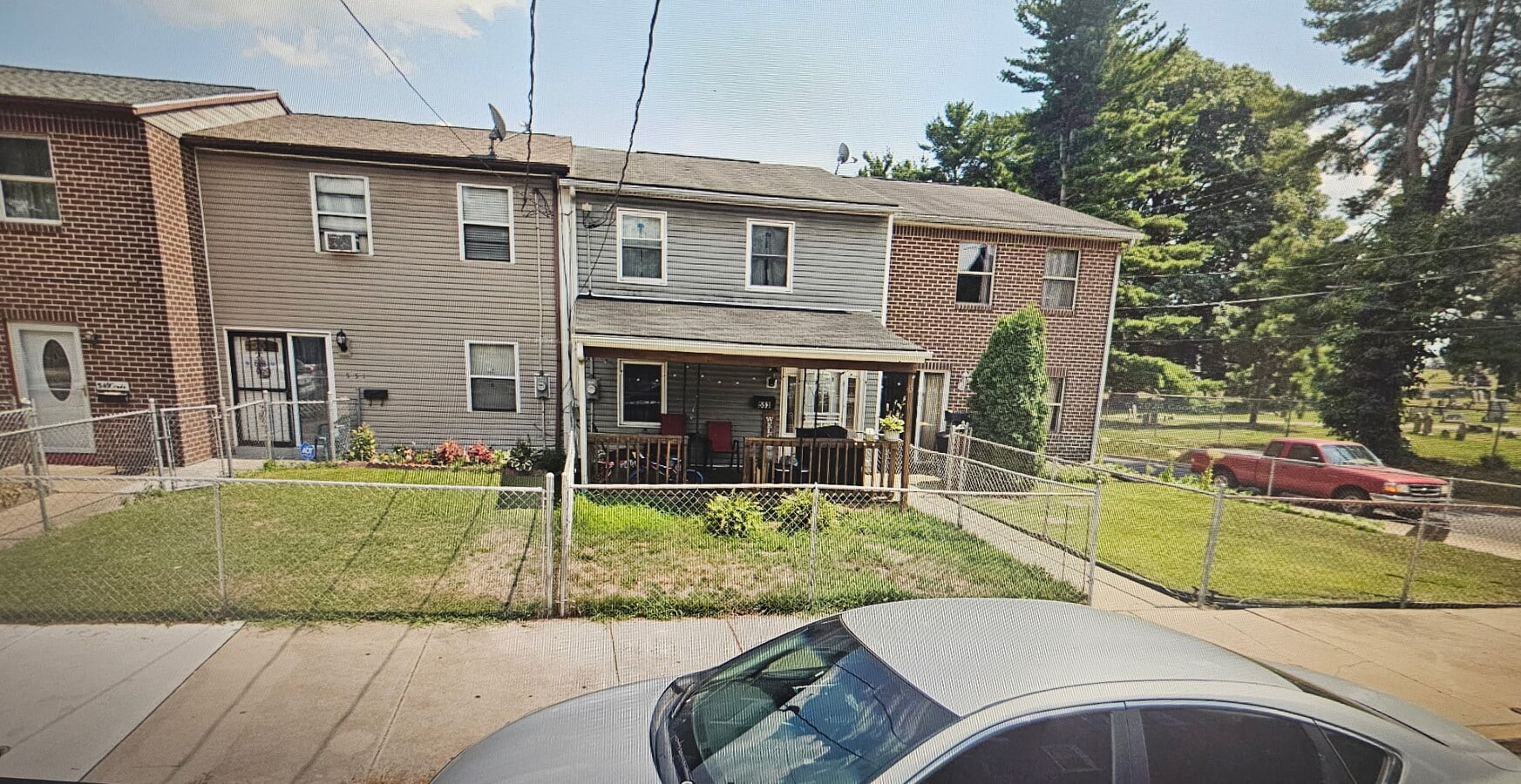 Exterior View of House - 553 Woodward St House