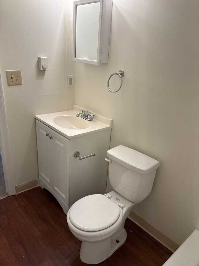 Photo - High Ridge Apartments - Two Bedroom One Ba...