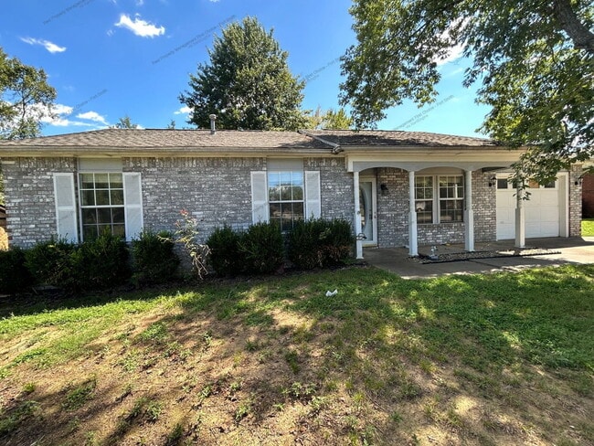 1413 Grand Oak Dr