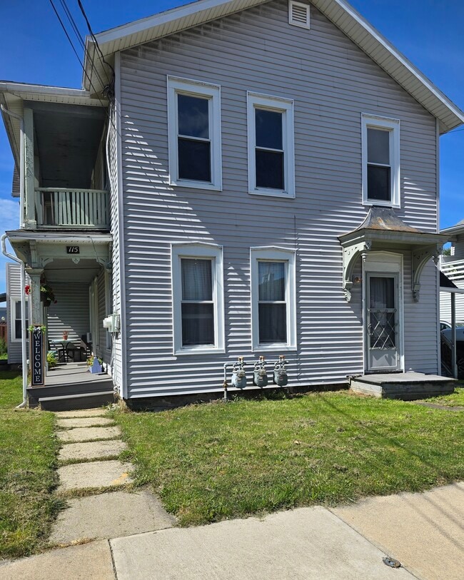 Building Photo - 117 Bridge St Unit 201