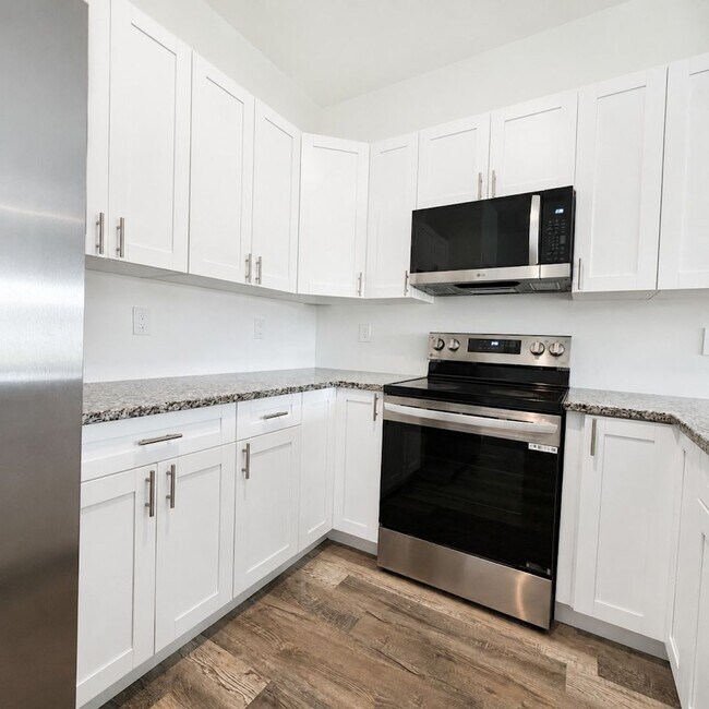 Photo - 1128-1130 Harold Ave S