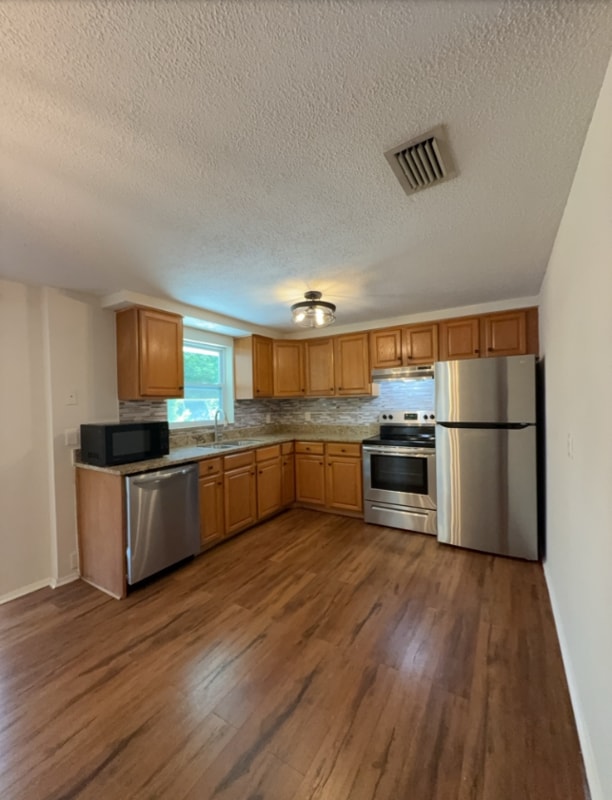 Photo - 15839 Villa Dr