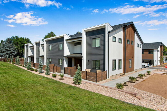 Photo - 2947 W 20th St Condo