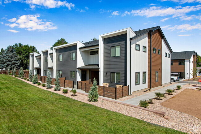 Building Photo - 2947 W 20th St Rental