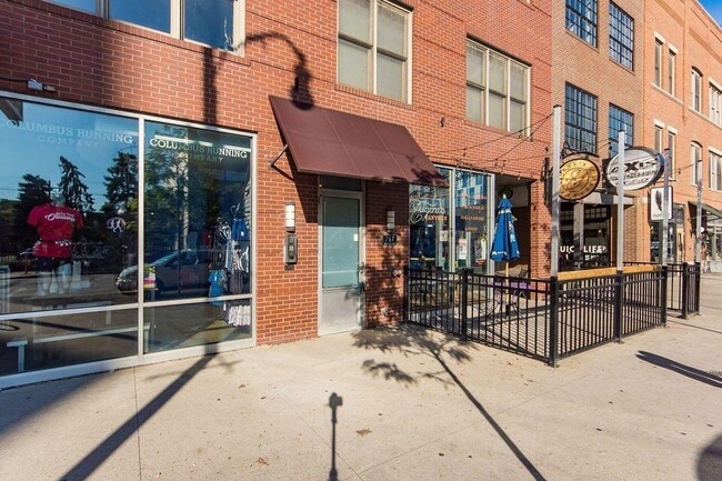 Photo - 767 N High St Unit R201