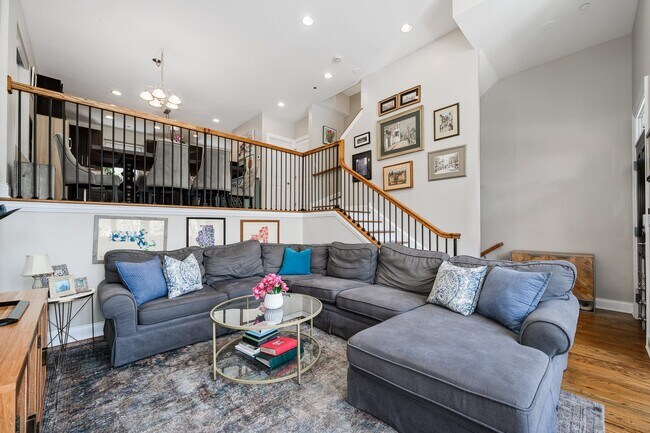 Photo - 1742 N Bissell St