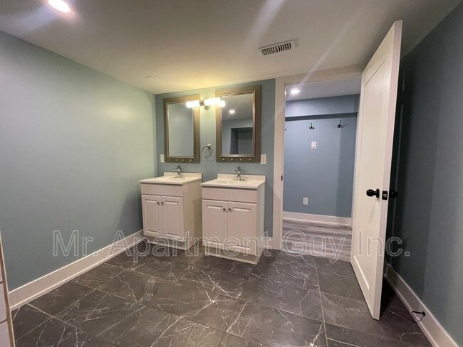 Photo - 16 W 3rd St