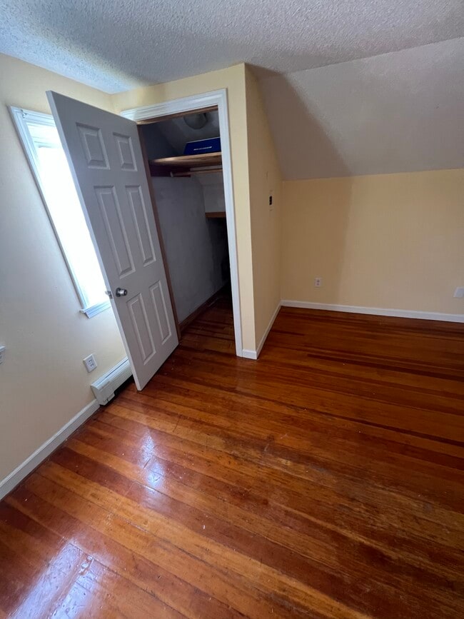 Photo - 283 Knight St