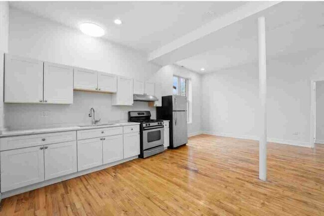 Photo - 1309 S Komensky Ave Unit Coach House