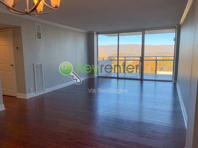 Building Photo - 1131 Stringers Ridge Rd Unit 6a