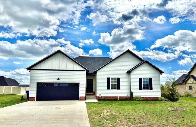 Building Photo - 1107 Andover Dr