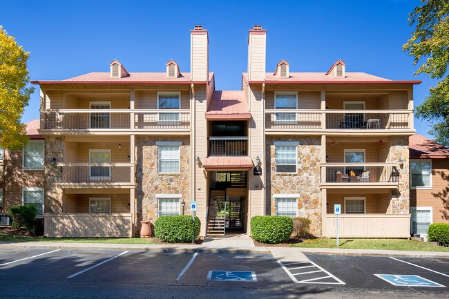 Oakwell Farms Apartments For Rent in Hermitage, TN