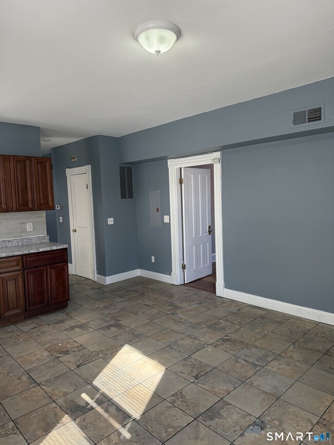 Photo - 94 Hungerford St Unit 2nd Floor