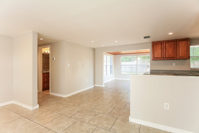Photo - 10426 Syringa Ct