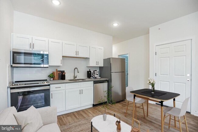 Photo - 407 S 42nd St