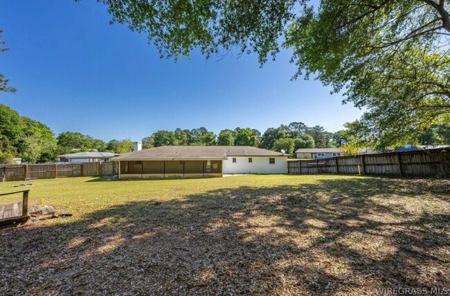 Photo - 209 Briarhill Rd