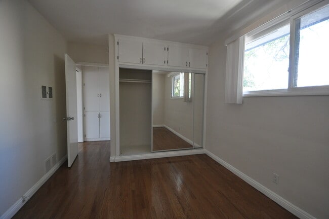 Photo - 10924 Camarillo St Unidad 01