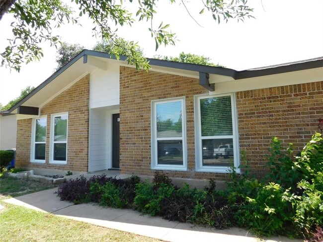 Photo - 10100 Woodglen Dr Casa