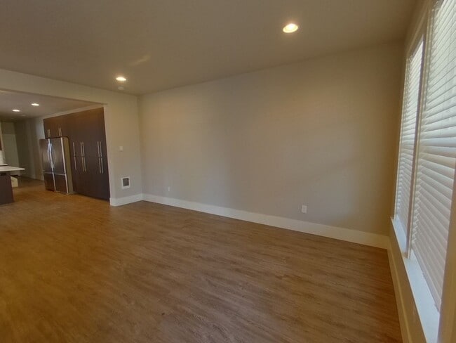 Photo - 325 NW 21st St Unit 101