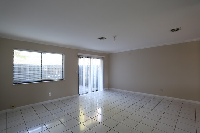 Photo - 101 Shoreview Dr