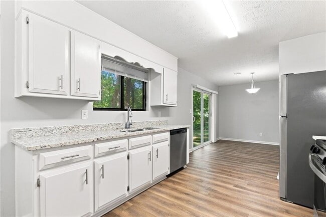 413 Bob Wood Dr