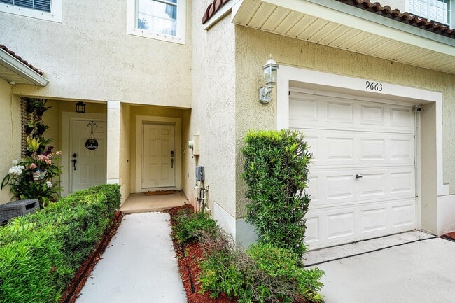 Photo - 9663 Lago Dr