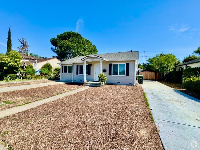 Building Photo - 15110 Woodard Rd Rental