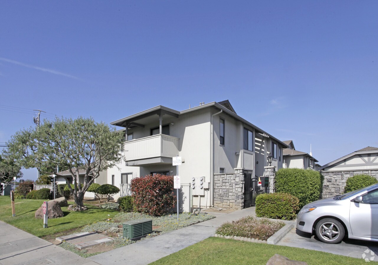 Photo - Stonegate Apartments