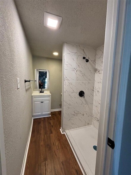 Photo - 4414 Botany Ln