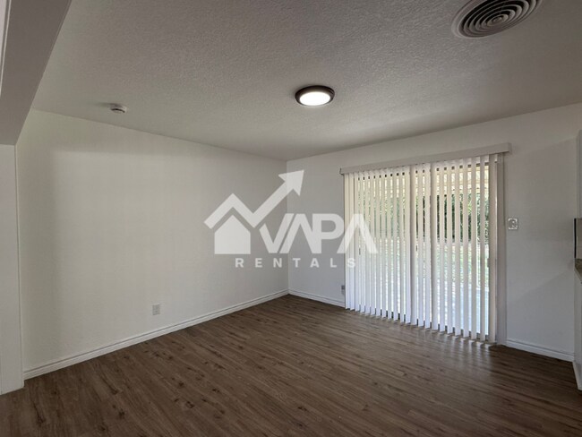 Photo - 206 Covina Ave