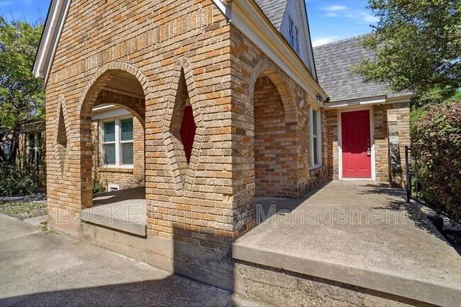 Photo - 3304 Cockrell Ave