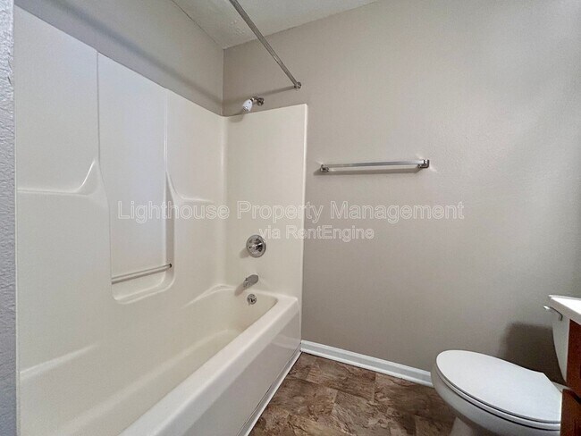 Photo - 585 W Randall St Unidad 204