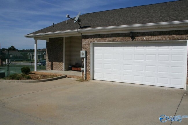 Photo - 21938 Williamsburg Dr