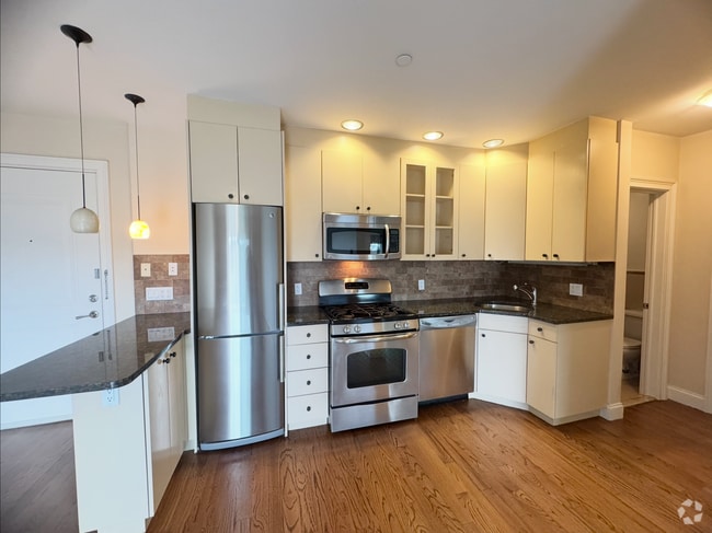 Building Photo - 2821 36th St Unit 4 Rental