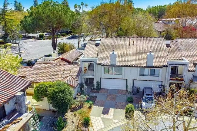 Photo - 861 Lake Terrace Cir