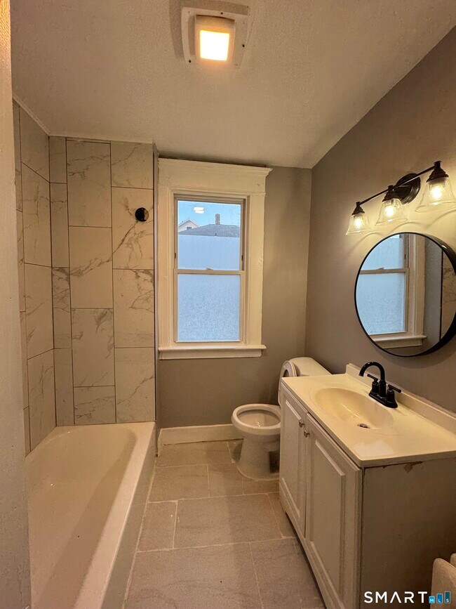 Photo - 916 Winchester Ave Unit 1