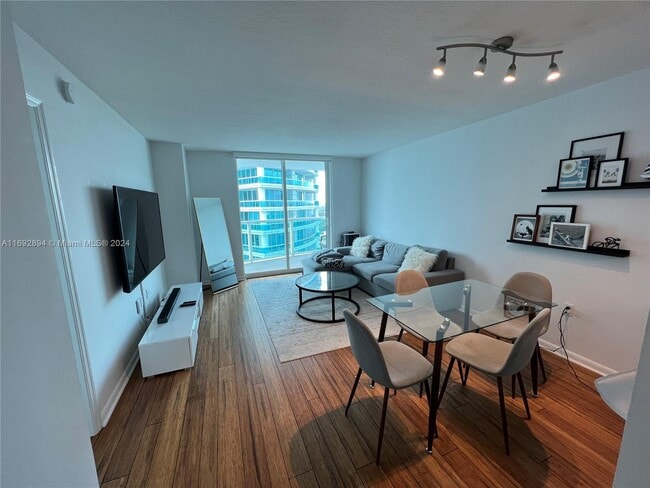 2101 Brickell Ave