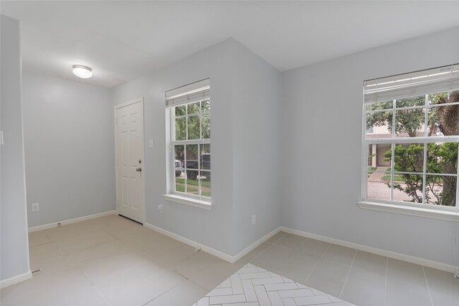 Photo - 6324 Austinville Dr