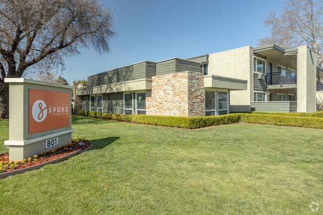 Building Photo - The Spoke