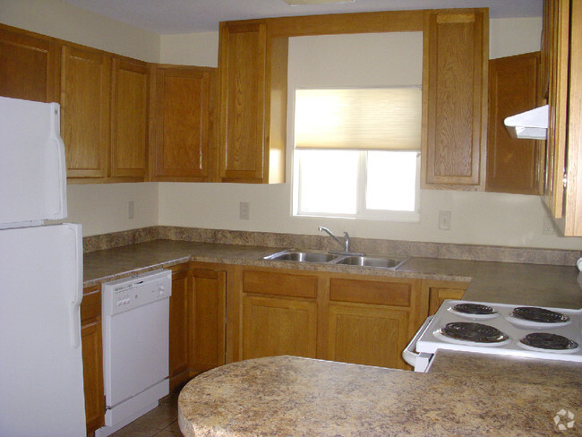 Building Photo - 2702 Sunner Ave Unit 2702 Sunner Ave Rental