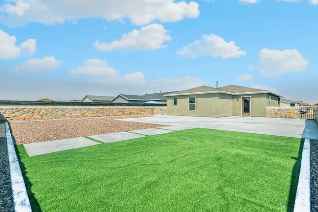 Photo - 909 Villa Seca Dr