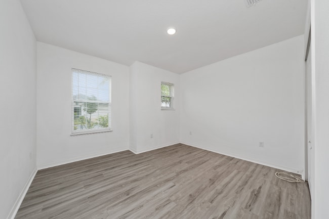 Photo - 557 Pawnee Ct