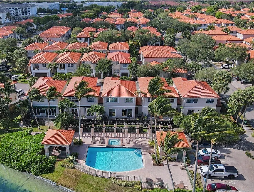 Photo - 14411 NW 83rd Pl (Miami Lakes, FL)