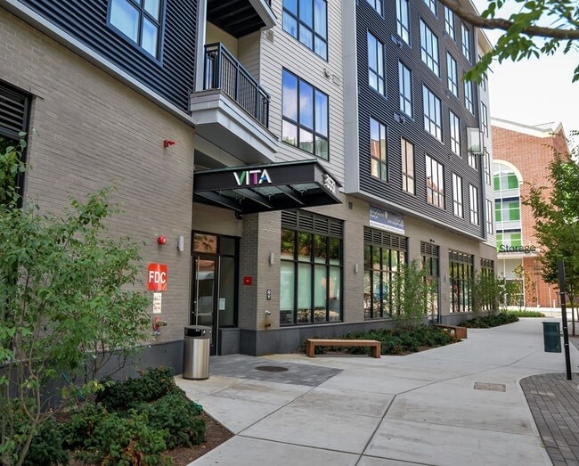 Building Photo - 3531 Washington St Unit 221