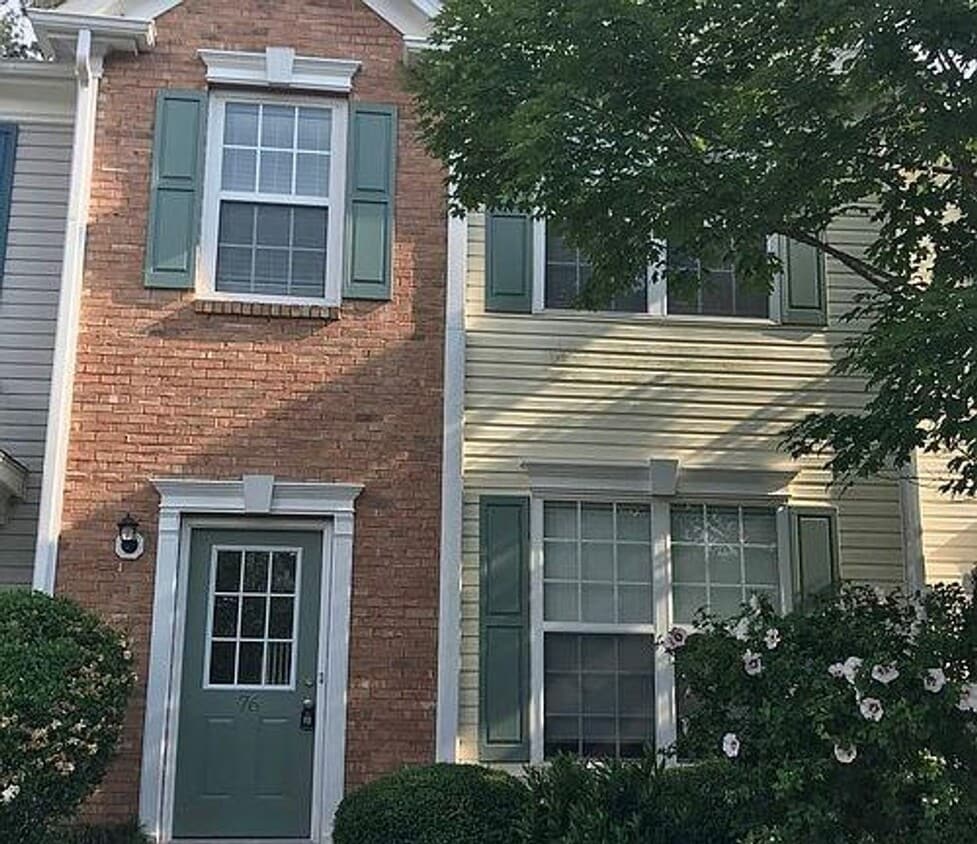 Stunning 2 Bedroom Townhome Near KSU - Stunning 2 Bedroom Townhome Near KSU