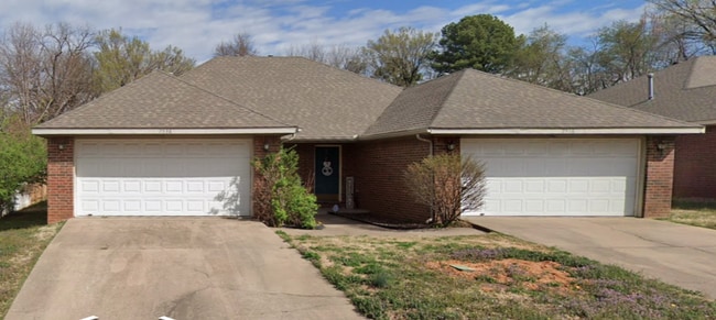 Building Photo - 2536-2538 W Houston St Rental